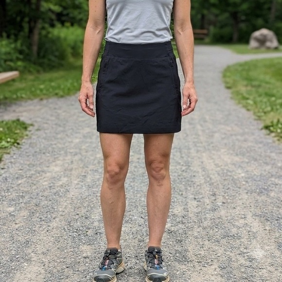 Athleta Pants - Athleta Brooklyn Skort Womens Size 10 Black Active Travel Golf Skirt Athletic